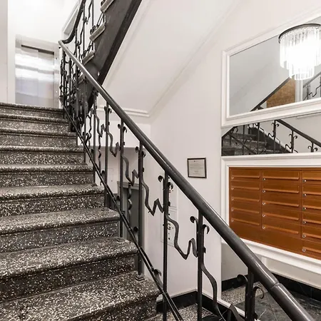 Classic Beautiful Old Town Ac Wifi Parking Apartamento