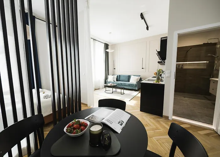 Classic Beautiful Old Town Ac Wifi Parking Apartment